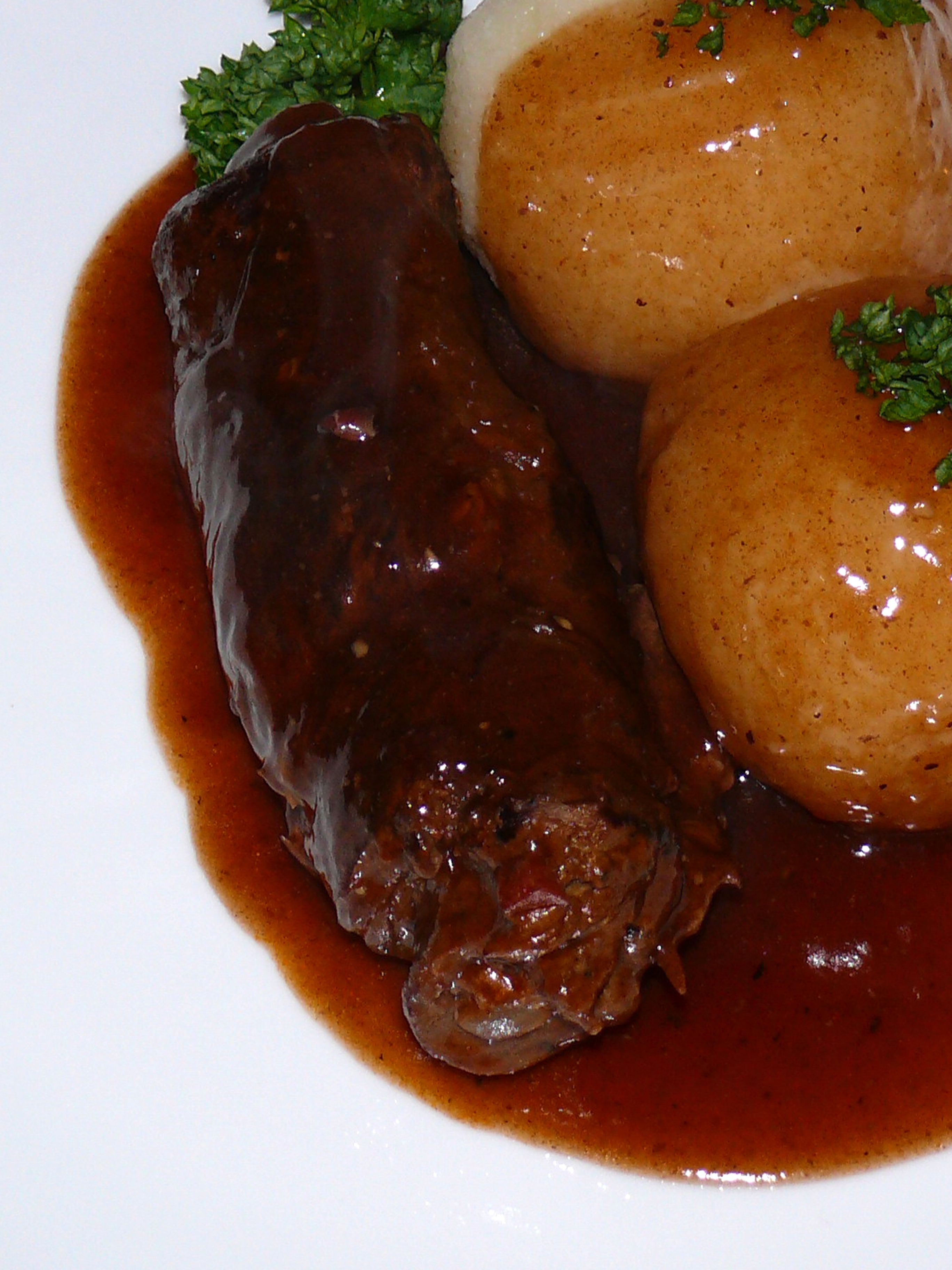 Rouladen sind ein echter Klassiker und stets ein Garant für gut gelaunte Gäste!